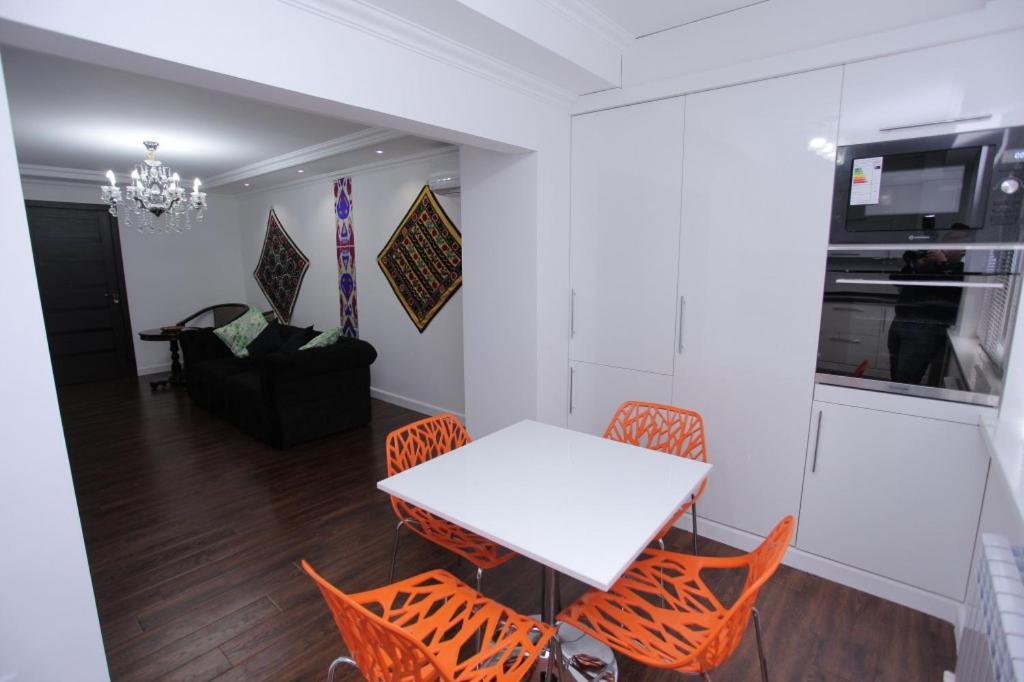 Overlooking Registan Square Luxury 2 Bedrooms Apartment Самарканд Екстериор снимка